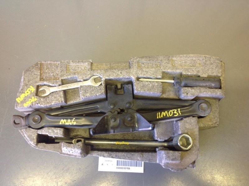 Jack and Tool Kit 09149-3F100-1 Fits 2004-2006 Kia Amanti 78990