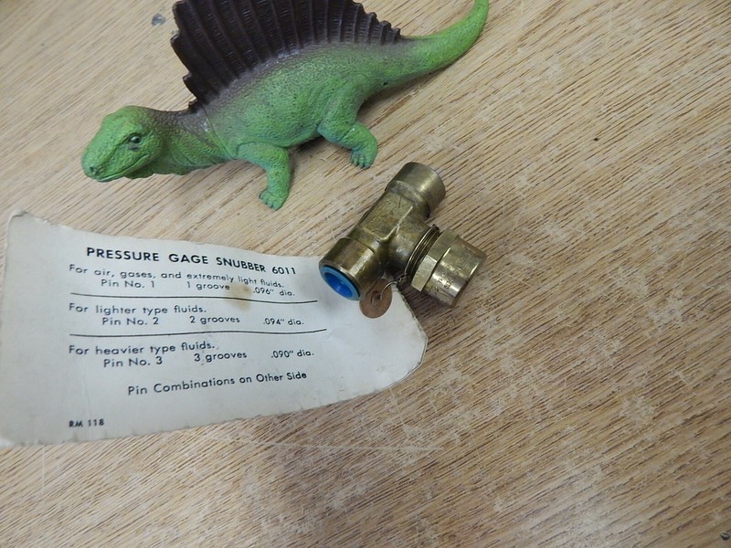 Parker EH 6011-1/4B Pressure Gauge Snubber 6011 T Valve*FREE SHIPPING*