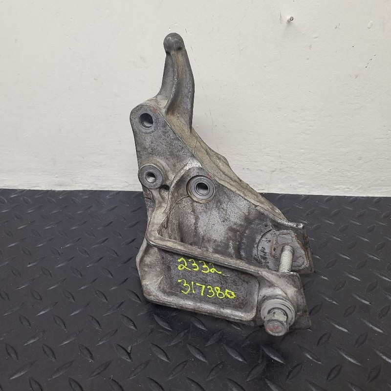 10-17 Chevrolet Equinox 2.4L FWD Rear Trans Mount Bracket OEM 25789180