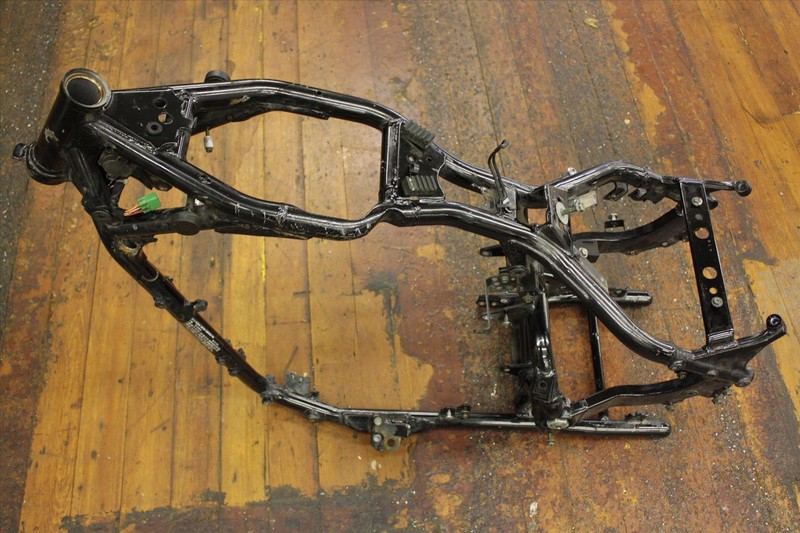04 SUZUKI VL 800 INTRUDER VOLUSIA MAIN FRAME CHASSIS OEM VL800