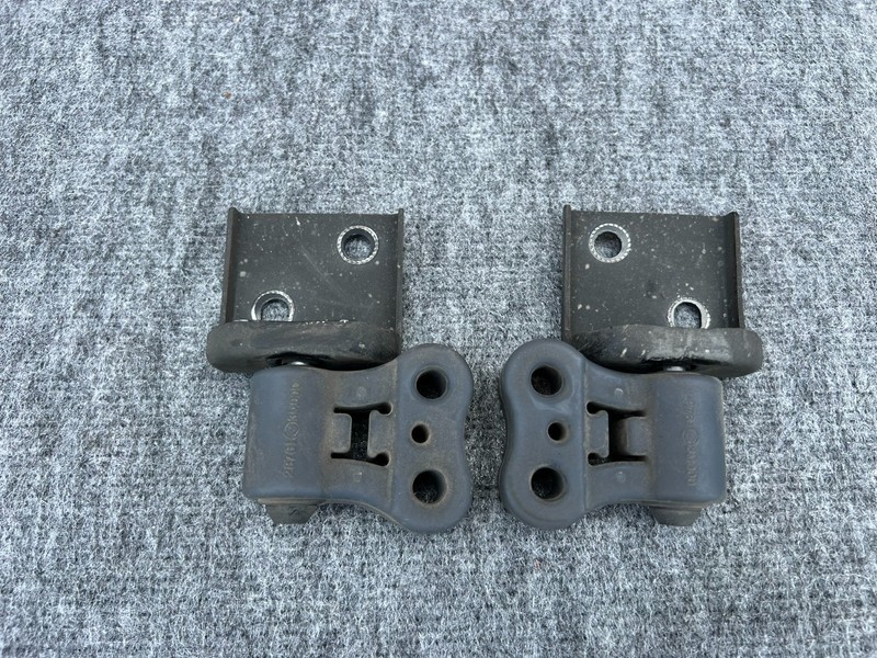 GENESIS G70 2019-2026 OEM EXHAUST SYSTEM REAR MUFFLER HANGER SUPPORT MOUNT SET