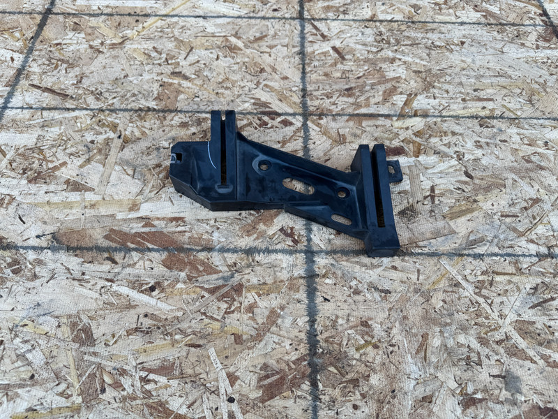 INFINITI FX35 FX50 QX70 09-17 OEM FRONT RIGHT PASSENGER RADIATOR SUPPORT ASSY