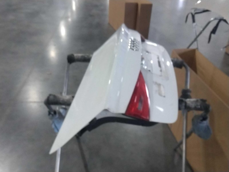 2015 Audi A3 Trunk Lid Deck Lid White OEM 8V0827566 195k Miles