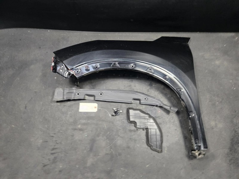 Front Left Fender 2022 Nissan Rogue 63101-6RR0A 2021 2023 2024 2025 X