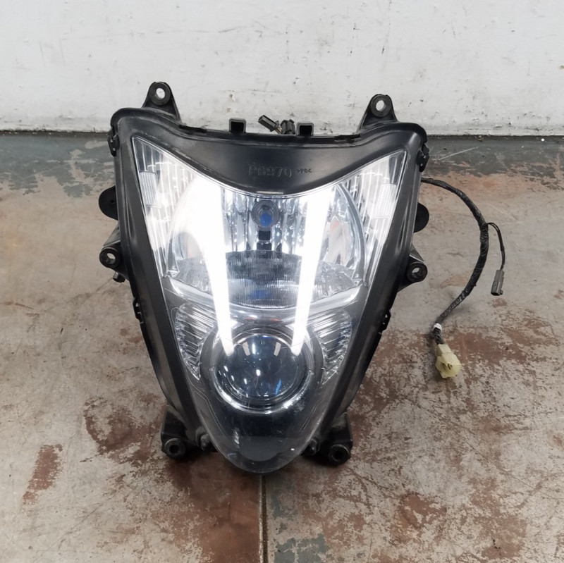 2012 08 - 18 Suzuki Hayabusa Head Light Assembly #0863 S2