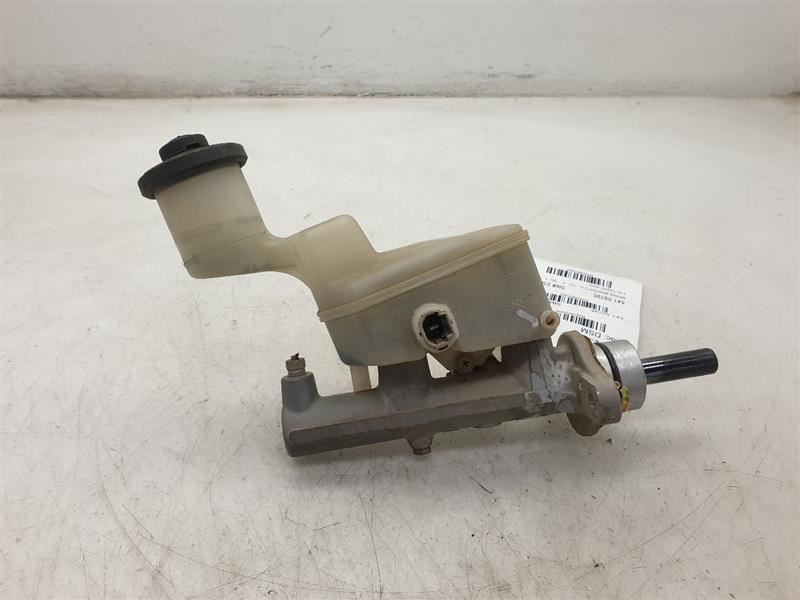 01-02 TOYOTA RAV42.0L 4WD BRAKE MASTER CYLINDER ASSEMBLY