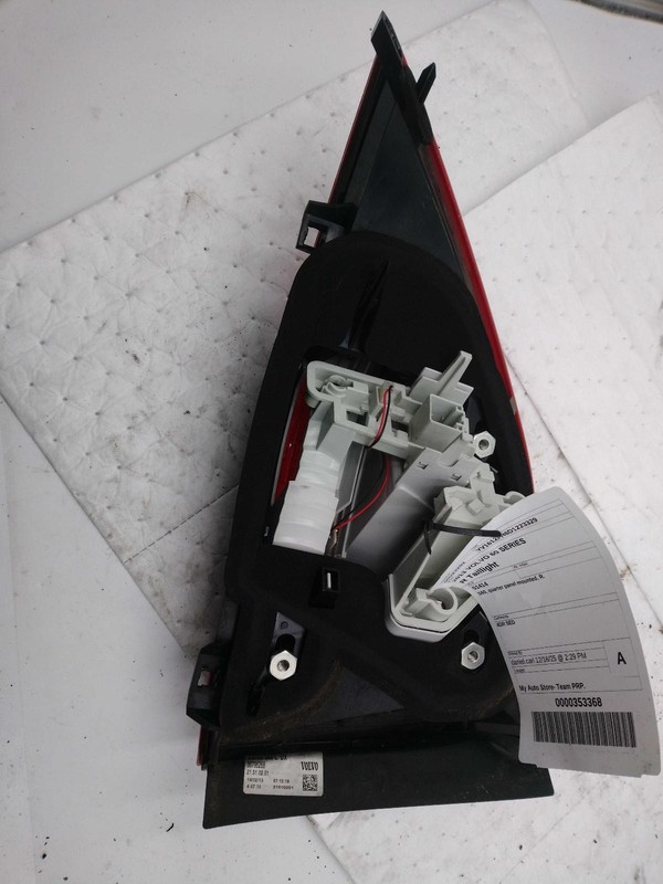 2013 Volvo S60 XC60 Right Tail Light Assembly White - Small Cracks, 119K Miles