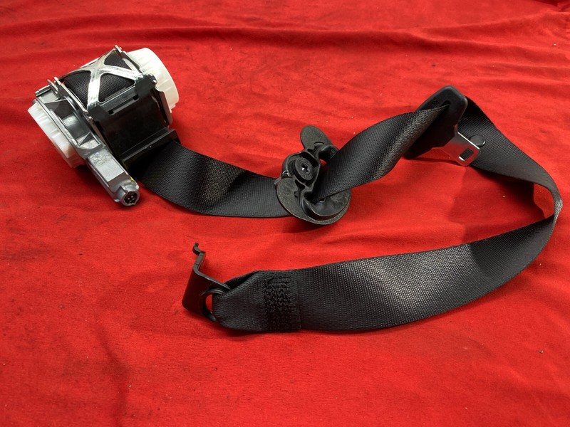 BMW F22 F32 2/4 Series Coupe Front Right Passenger Seatbelt Retractor Black OEM✅