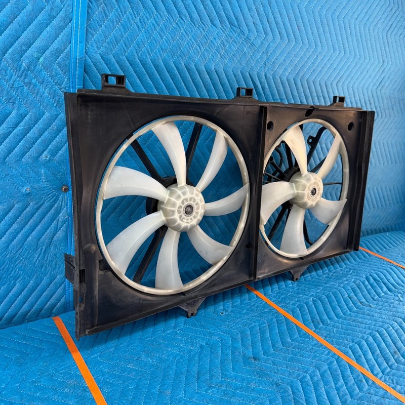 05-10TOYOTA AVALON XL Dual Radiator Cooling Fan Motor Assy 16711-AD020 OEM 118
