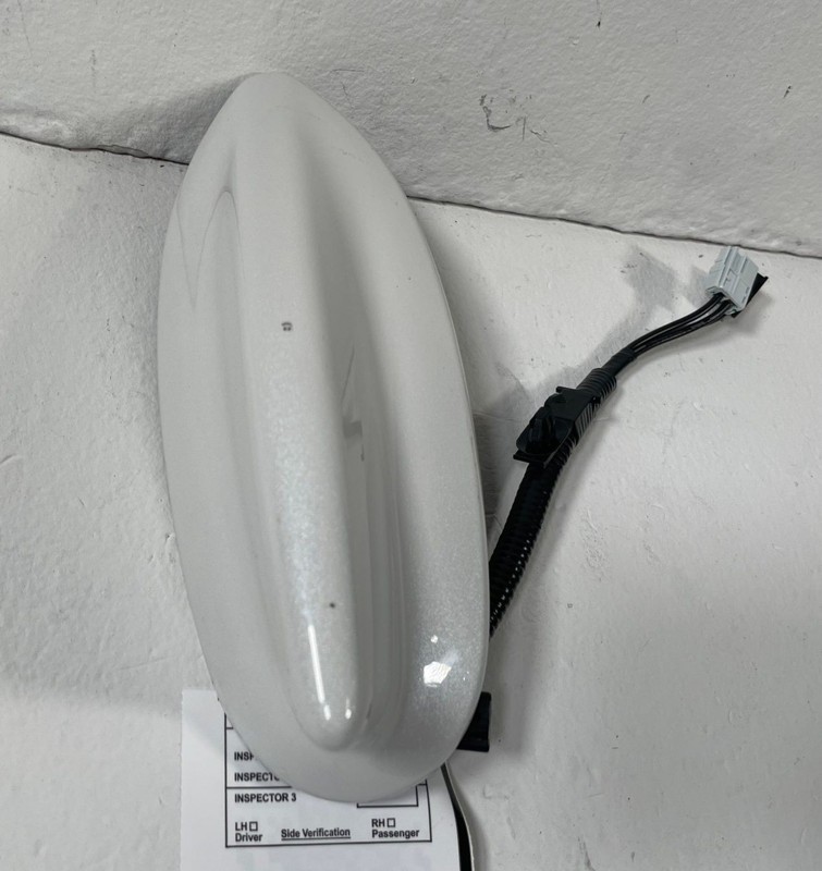 2020 - 2025 HONDA PASSPORT SHARK ROOF FIN RADIO ANTENNA WHITE (NH883P) # 107824