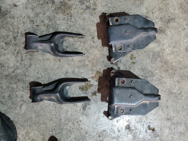 97-00 GRAND PRIX REGALINTRIGUE 3.8L MOTOR MOUNT BRACKET SET