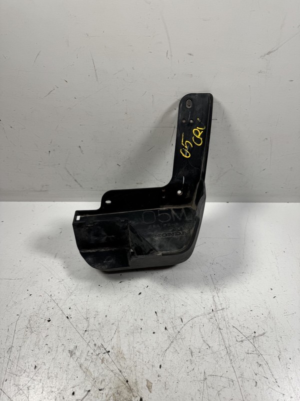 05-06 Honda CR-V Splash Guard Right Front 75800-S9A-901 OEM