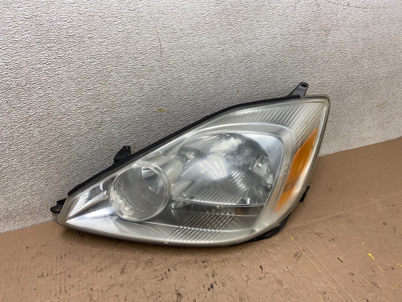 2004-2005 Toyota Sienna Left Driver LH Side Halogen Headlight Y0328 DW