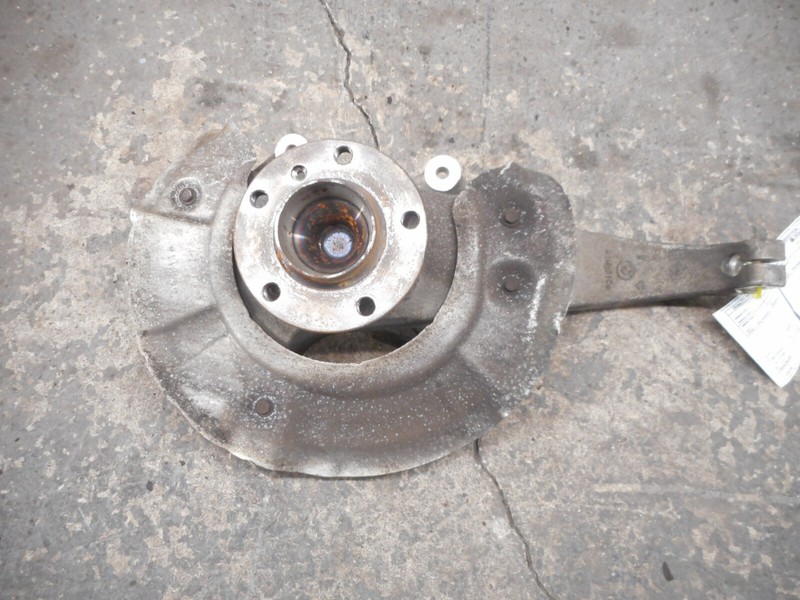 BMW 535i Spindle Knuckle Hub Front Passenger Right RWD OEM 2011-2016