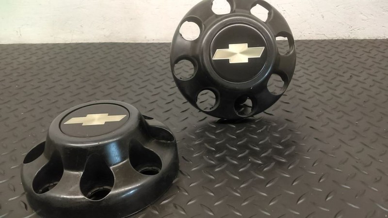96-02 Cevrolet Express 2500 Van Wheel Cap Only Pair Black OEM 09592027