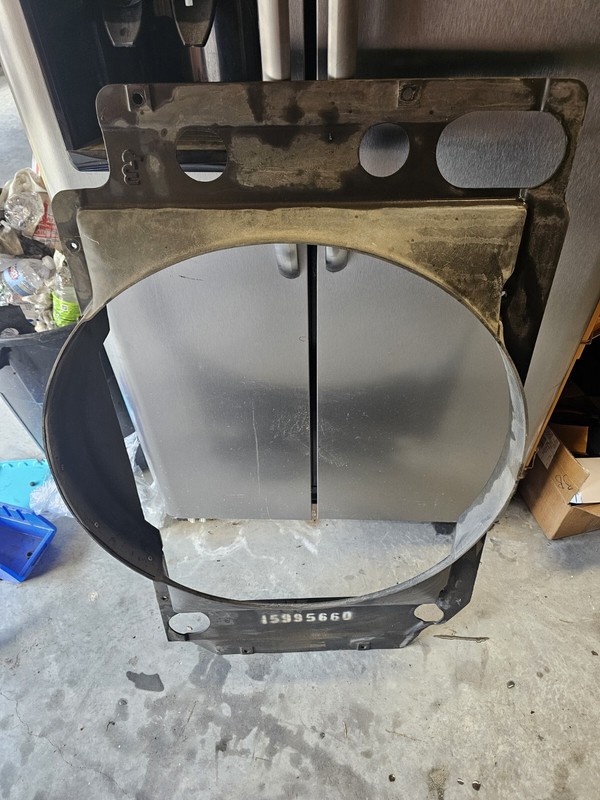 1998 Chevy C6500 Fan Shroud Cat 3126