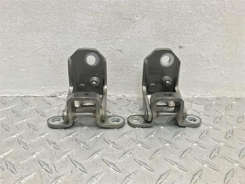 2005 FORD EXPLORER PASSENGER REAR DOOR HINGES PAIR OEM