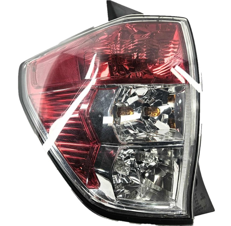 2009-2013 Subaru Forester Left Driver LH Tail Light has Scratches