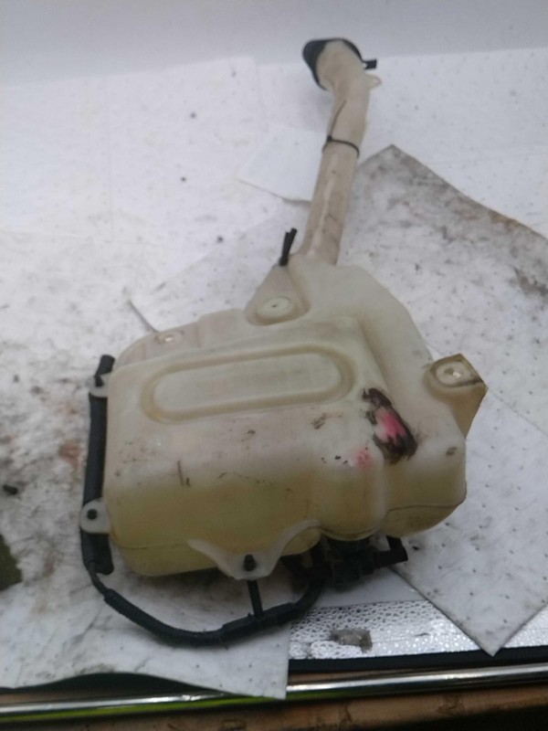2016 Ford Explorer Washer Fluid Reservoir OEM White FB5317B613AC 90K Miles