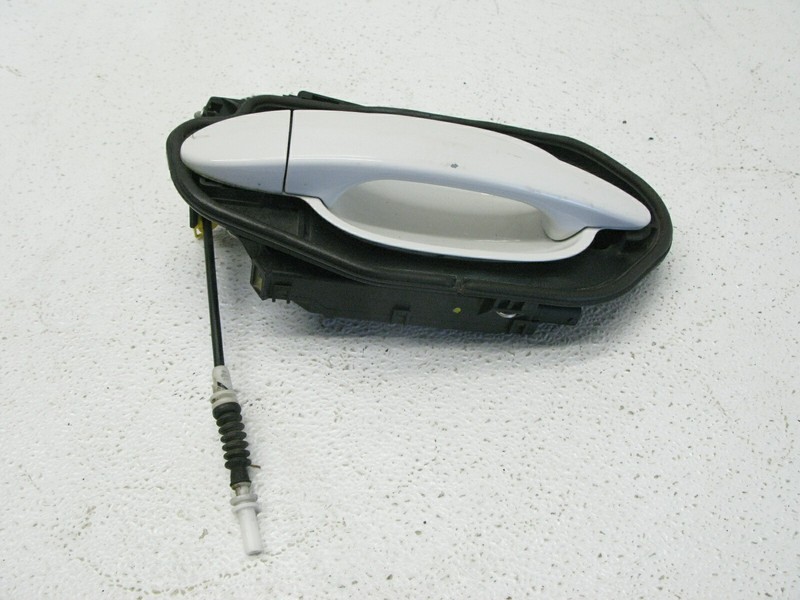 04-10 BMW E60 530i 525i 545i 535i 550i M5 528i Door Handle Right Front 083121