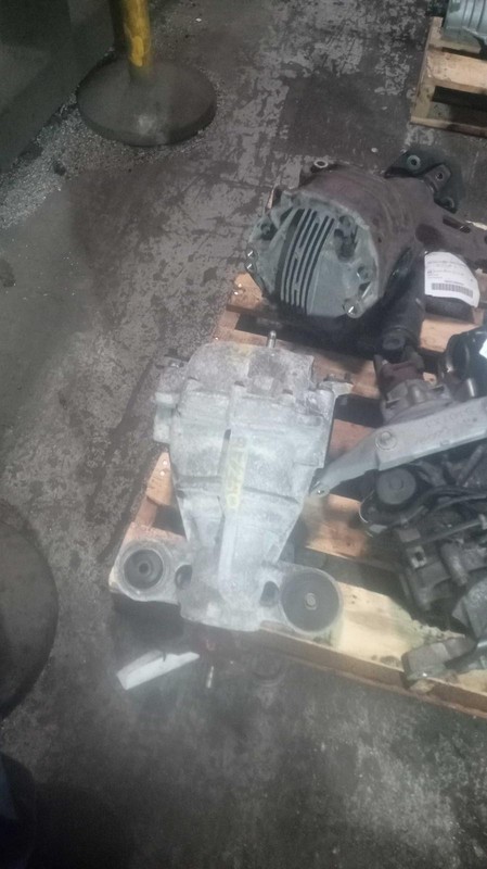2018 INFINITI Q60 Differential Carrier Assembly OEM 39K Miles 4WD Grey