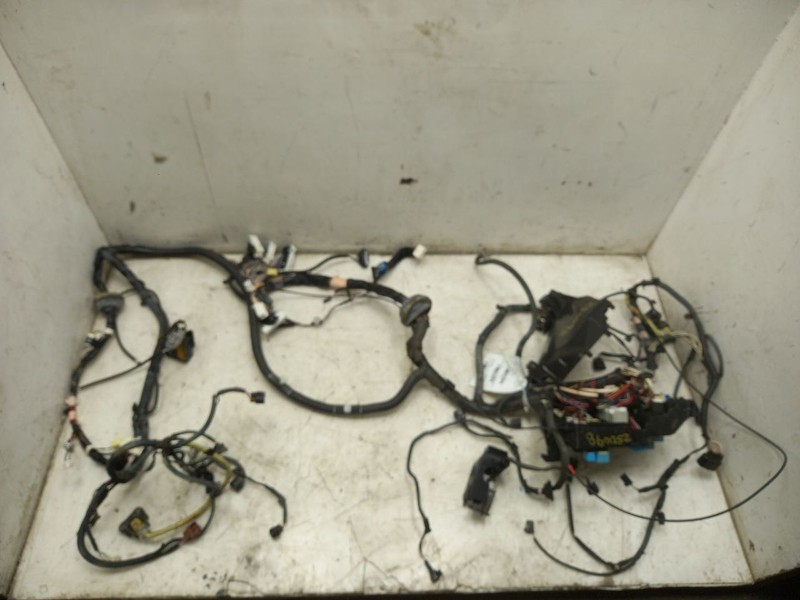 08 09 10 TOYOTA SIENNA FUSE BOX BAY WIRE HARNESS