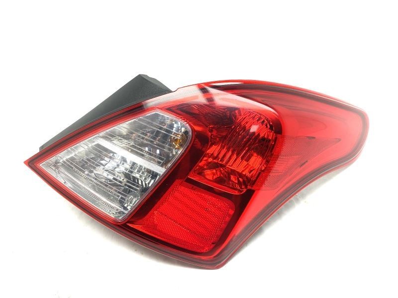 Right Passenger Side Tail Light Lamp Fits 2012-2019 Nissan Versa Sedan 77671