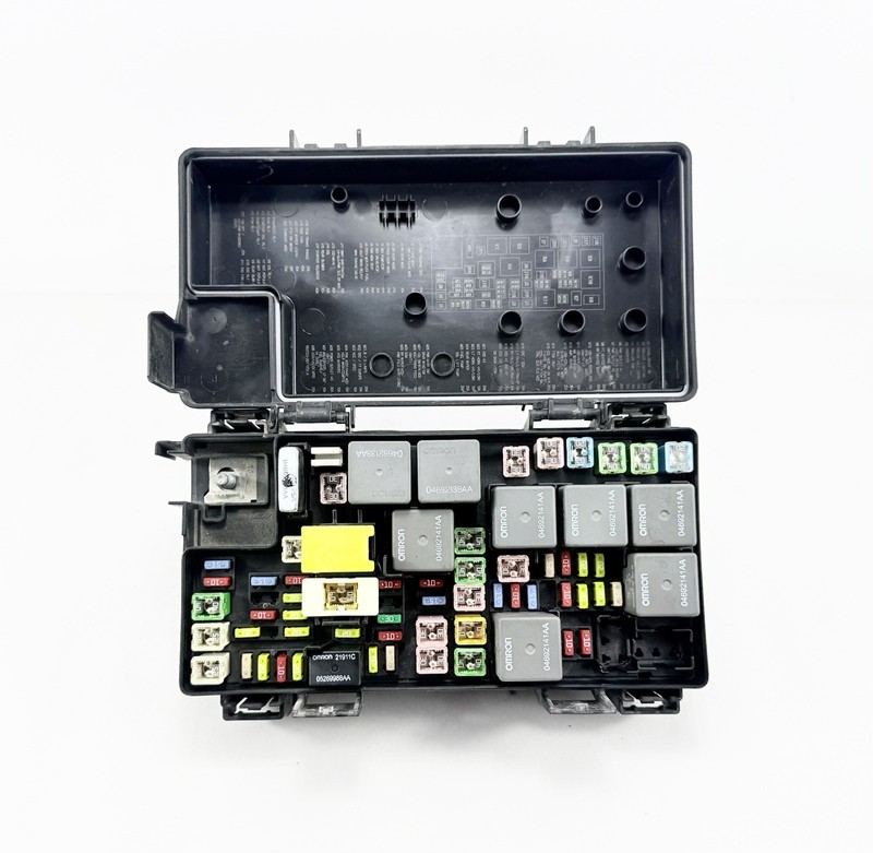 2010 Dodge Grand Caravan Journey TIPM Power Module Relay Fuse Box 04692305AF OEM