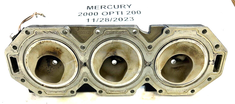 Mercury Outboard 200hp Optimax Starboard Head 858301T1 FRESHWATER!