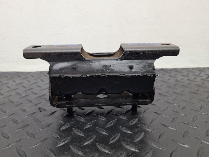 15-18 Chevrolet Silverado 4x4 5.3L & 6.2L Transmission Mount OEM 23242576