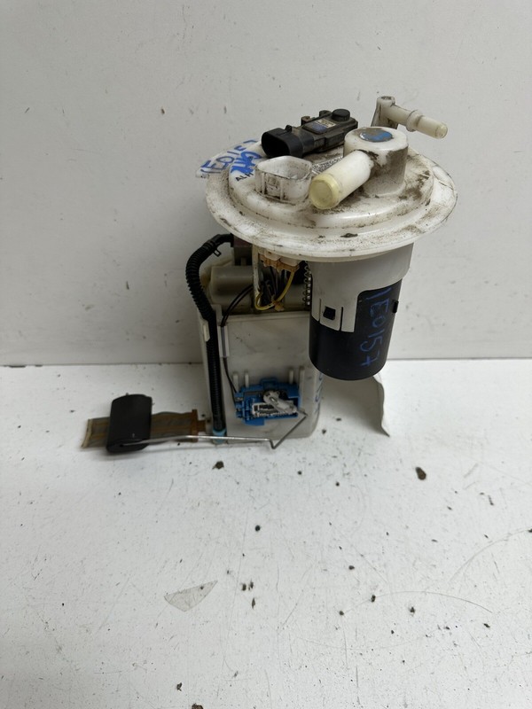 2007-2010 Kia Optima 2.7L Fuel Pump w Sending Unit & Bracket Oem