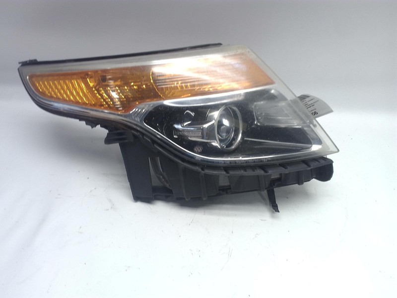 2013-2015 FORD EXPLORER RIGHT PASSENGER SIDE HEADLIGHT HALOGEN LAMP BASE OEM
