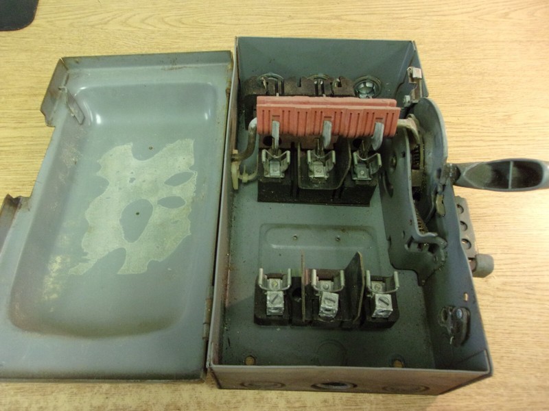 Square D Safety Switch 12 1/2"L x 7"W x 3/4" D (Dirty w/ some rust)