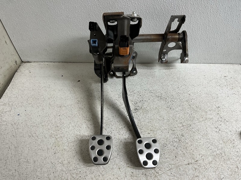 2015-2017 Subaru Impreza WRX 2.0 Manual Transmission Clutch Gas Pedal Springs