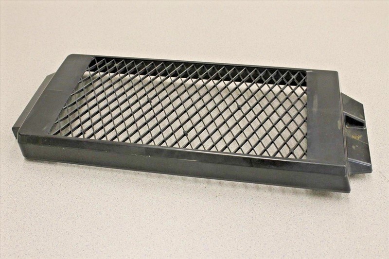 2006 SUZUKI C 50 BOULEVARD FRONT RADIATOR RAD GRILL GRILLE PLASTIC GUARD C50 06