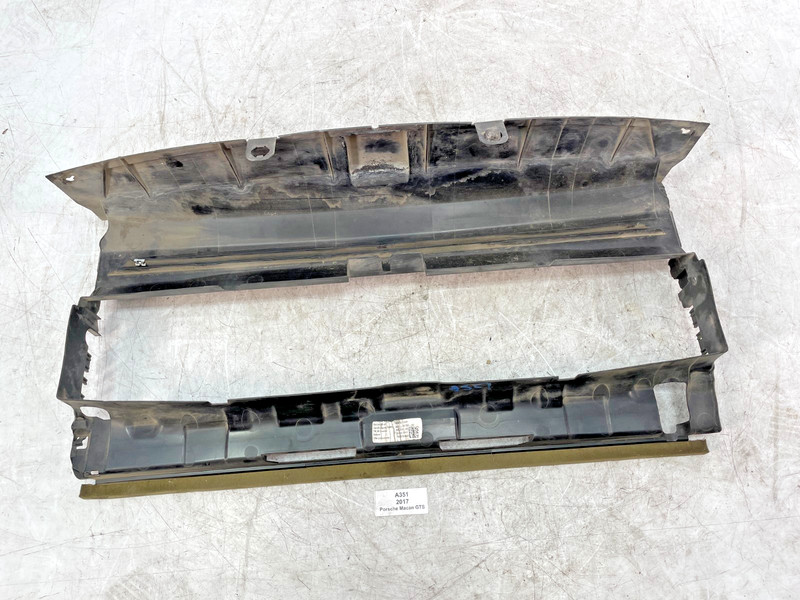 ✅ 15-18 OEM Porsche Macan GTS 95B Engine Radiator Air Duct Cover *