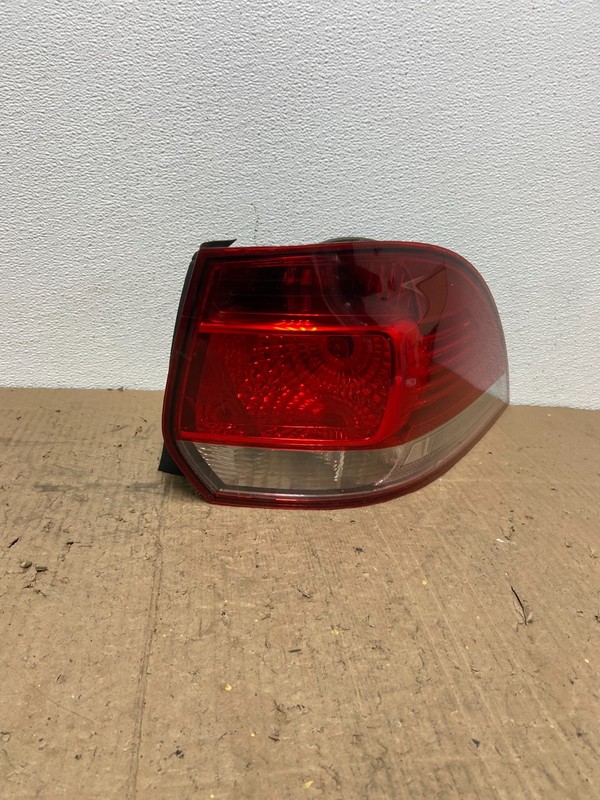 2010-2014 Volkswagen Golf MK6 Wagon Right Passenger RH Tail Light OEM AC0162 DW