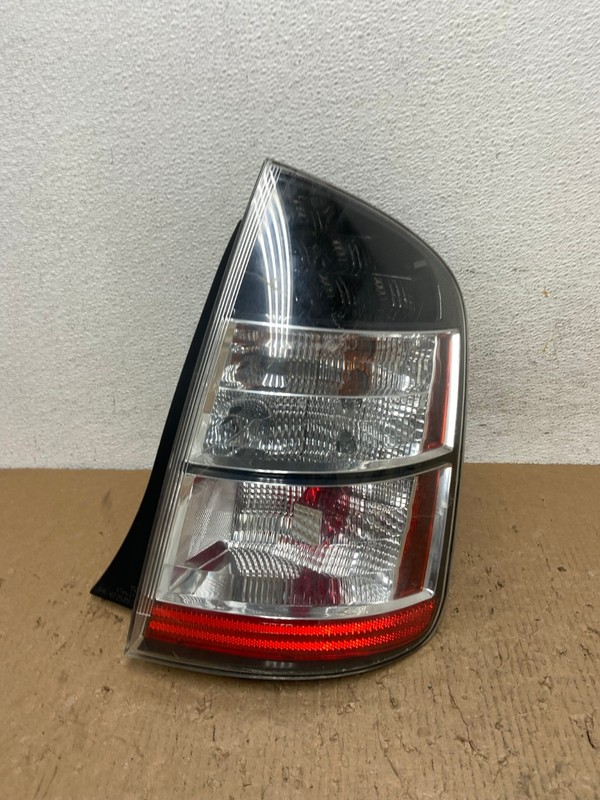 2004 - 2005 Toyota Prius Right Passenger Side Rh Tail Light AD8842 LK