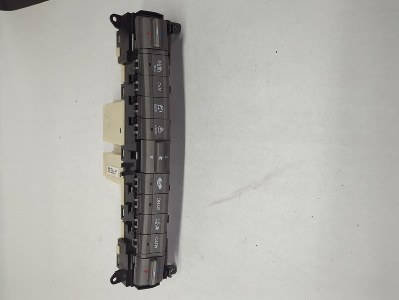 10-'12 HONDA CROSSTOUR temperature control panel w/o navigation OEM 1 Year Wnty