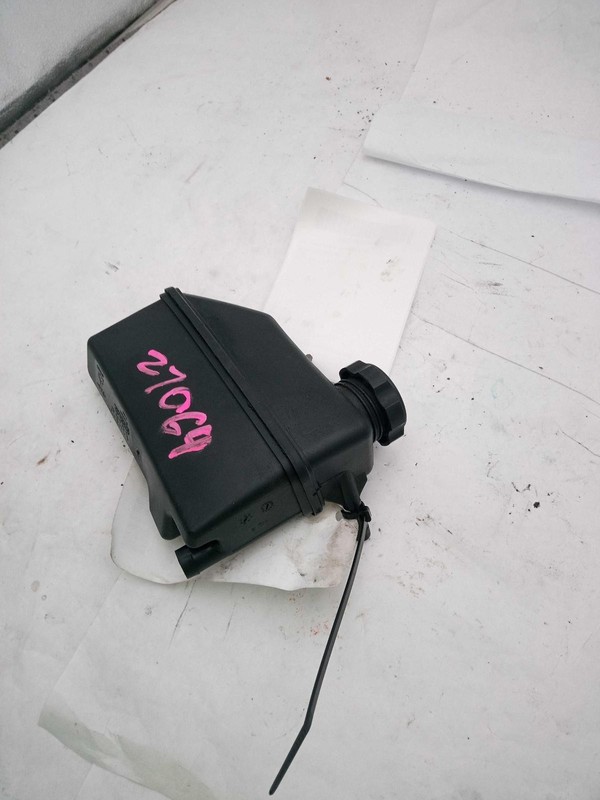 2004 VOLVO 70 SERIES Engine Coolant Reservoir OEM 2.40L 30723929 Used