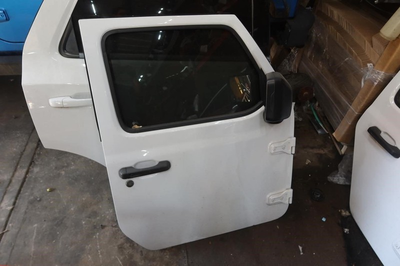 2018-2024 Jeep Wrangler Gladiator OEM Front Right Passenger Door 68281910