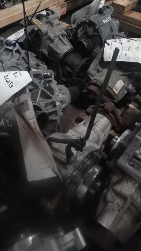 2014 Honda Ridgeline Transfer Case Assembly 121K OEM 29000RDK000 Black