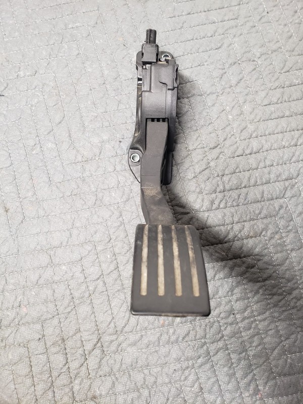 GAS PEDAL fits FORD ESCAPE 2015 OEM
