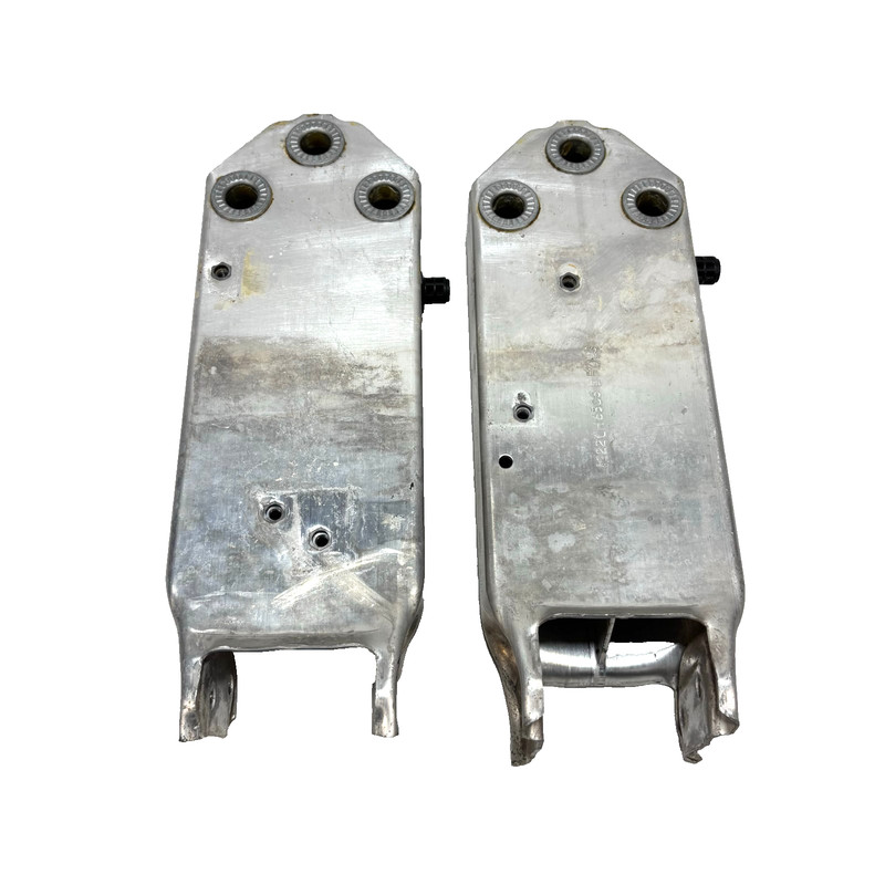 📌 11-16 BMW 528i FRONT BUMPER LEFT & RIGHT REINFORCEMENT BAR MOUNT BRACKET OEM