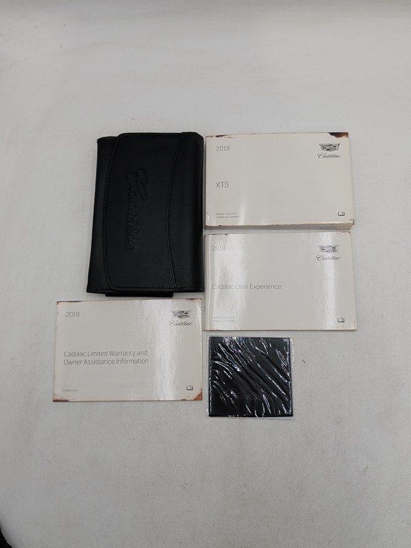 2019 Cadillac XT5 Owners Manual With CaseNavigation Original Set