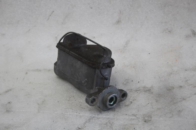 1983 FORD MUSTANG GLX BRAKE MASTER CYLINDER