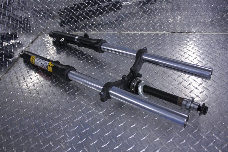 2003 KAWASAKI EX 250 F NINJA FRONT FORKS STRUTS W/ LOWER TRIPLE TREE CLAMP EX250
