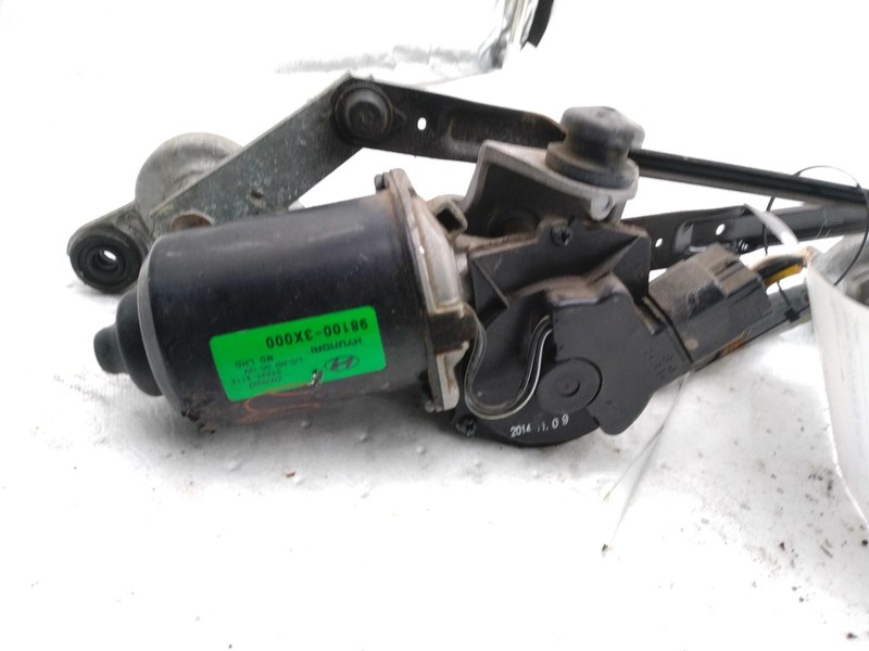 2015 Hyundai Elantra Wiper Motor OEM 981103X000 134K Miles Black
