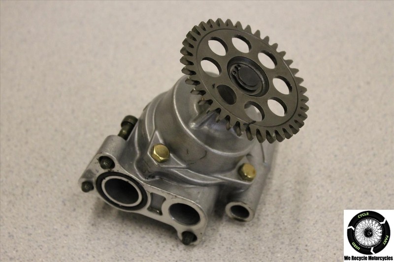1995 SUZUKI RF 900 R PUMP ASSEMBLY PICKUP GEAR OEM 95 RF900