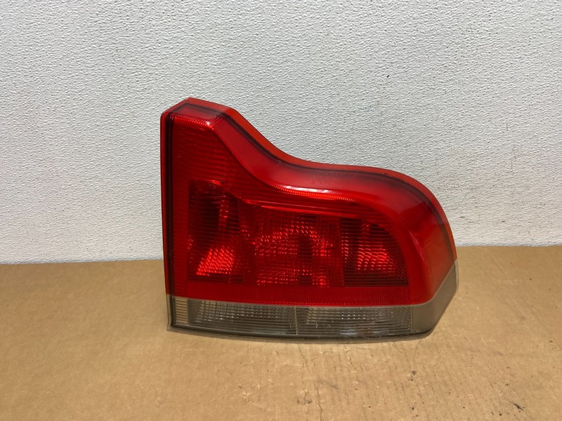 2001 to 2004 Volvo S60 Right Passenger Side Tail Light Oem AC8515 DW